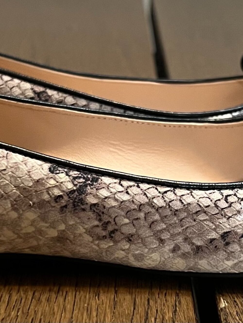Stuart Weitzman Snakeskin Ballet Flats Womens 8.5M Leather Bow Round Toe Slip On - Picture 4 of 11